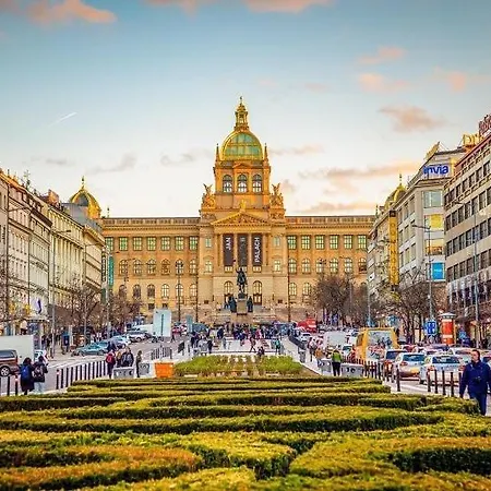 Appartement Modern In The Heart Of Praag